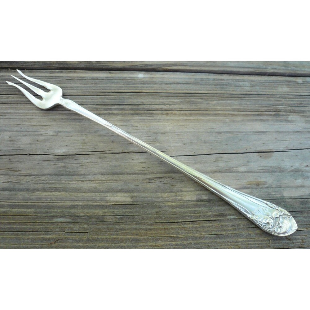 Oneida Community Fleur De Luce Long Handle Pickle Fork 8 1/4" Silverplate